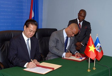 Премьер-министр СРВ Нгуен Тан Зунг завершил визит в Республику Гаити  - ảnh 1